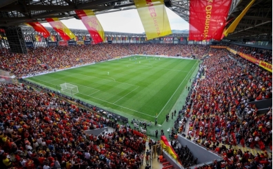 G�ztepe ile Trabzonspor, �smail K�yba��'n�n j�bilesi i�in sahada