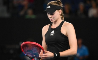 Wimbledon'da Rybakina Elendi, De Minaur son 16 turunda