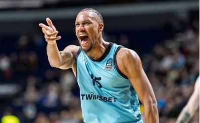 TOFA�, Tre'Shawn Thurman'� kadrosuna katt�