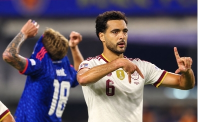 Mikel Merino parlad�, �spanya iki golle kazand�
