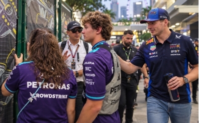 Antonelli kap�da kald�, Verstappen devreye girdi!