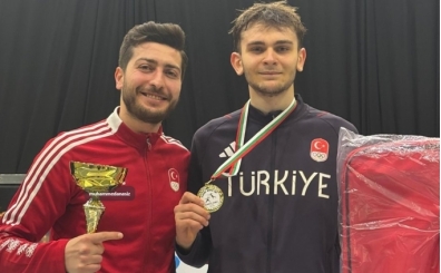 Candeniz Berrak, Y�ld�zlar K�l�� Eskrim D�nya Kupas�'n� kazand�