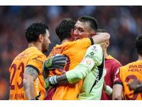 Galatasaray kalede 3 isme younlat! Galerisi