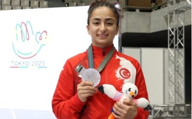 Deaflympics'te ilk madalya Buse Tıraş'tan geldi