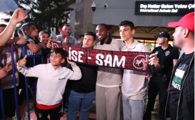Samsunspor'un yeni transferi Antoine Makoumbou kente geldi