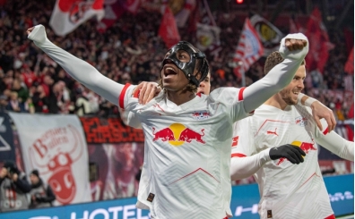 Leipzig'ten Frankfurt karşısında gövde gösterisi!