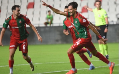 Karşıyaka ile Denizli İdmanyurdu zirve yarışında