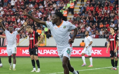 Alanyaspor, Çorum'da iki golle kazandı!
