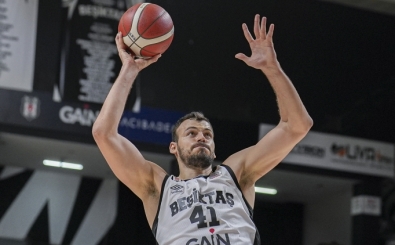 Beşiktaşlı Ante Zizic ameliyat edildi