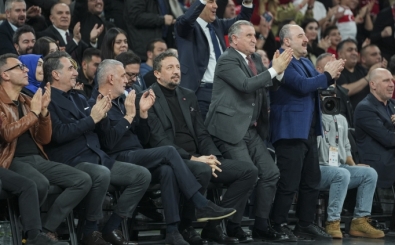 Bakan Bak: 'Bu akşam milli takımımız bir destan yazdı'