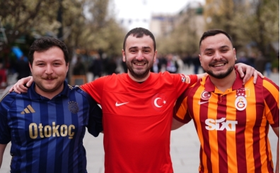 Kosova-Türkiye maçı öncesi Priştine'de heyecan artıyor