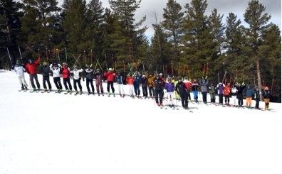 Kars'ta kayak ve snowboard kursları tamamlandı