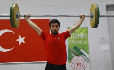 Milli halterci Harun Algül'ün hedefi dördüncü Avrupa şampiyonluğu