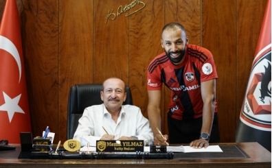 Gaziantep FK, Nazım Sangare ile yeni sözleşme imzaladı