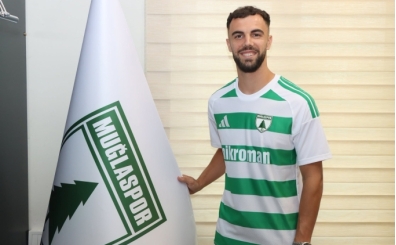 Muğlaspor, Jurgen Çelhaka'yı renklerine bağladı