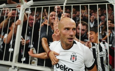 Vaclav Cerny'den taraftara özel gol sevinci