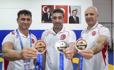 Uzun yıllar ara verdikleri güreş kariyerlerini Dünya Şampiyonası'nda dereceyle taçlandırdılar