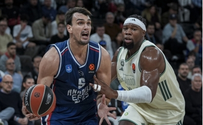 Anadolu Efes, evinde Pana'yı devirdi!