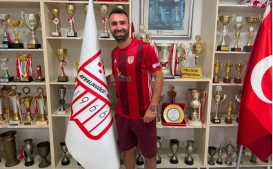 Ayvalıkgücü'nde savunma için 2 imza tamam