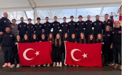 Milli yüzücülerden Prag ve Graz'da 9 madalya!