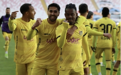 İstanbulspor, Sivasspor'un play-off umutlarını zora soktu!