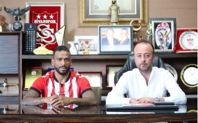 Transfer tahtası açılan Sivasspor, 4 futbolcuyu kadrosuna kattı