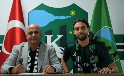 Kocaelispor, Berkan Kutlu'yu kadrosuna kattı
