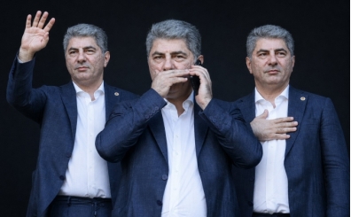 Hakan Safi'den oy vermeyenlere gönderme