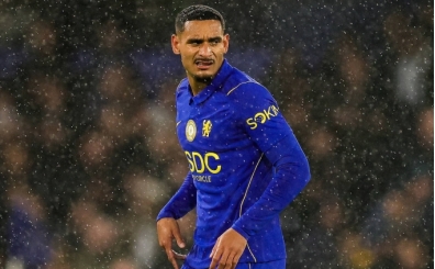 Chelsea'ye Lacroix'dan kötü haber!