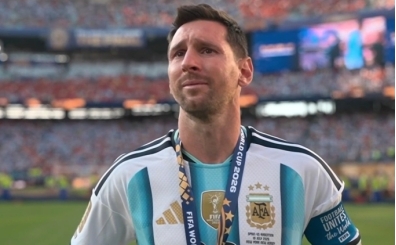 Messi gözyaşlarını tutamadı