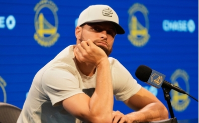 Stephen Curry'nin devam eden diz sorunu endişe yaratıyor